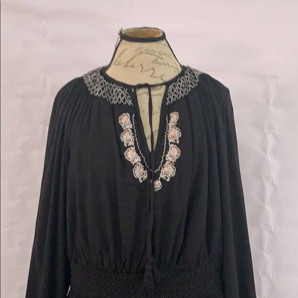 NWT TORRID EMBROIDERY DETAIL‎ BLACK DRESS S… - Picture 2 of 9